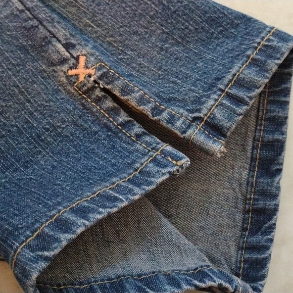 Levi's Strauss Signature stretch Capri jeans. - Picture 8 of 11